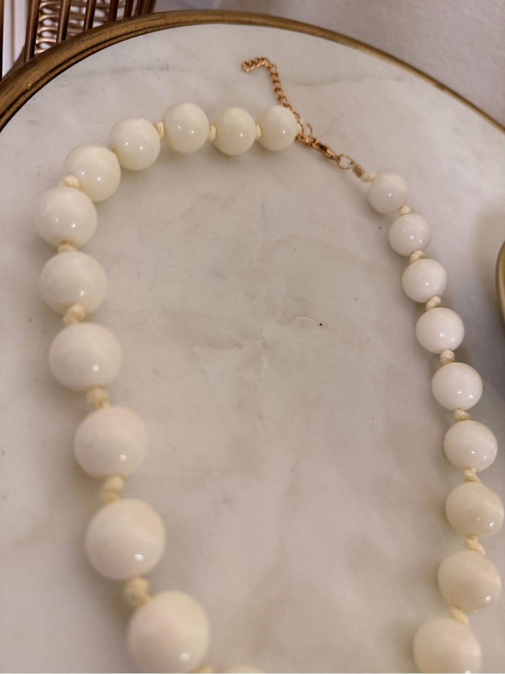 Classic Cream Beaded Necklace with Gold Accent